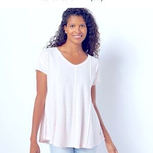 Peace Love World Boheme V-Neck Slub Knit FlowyTee
White Size 5X A502732